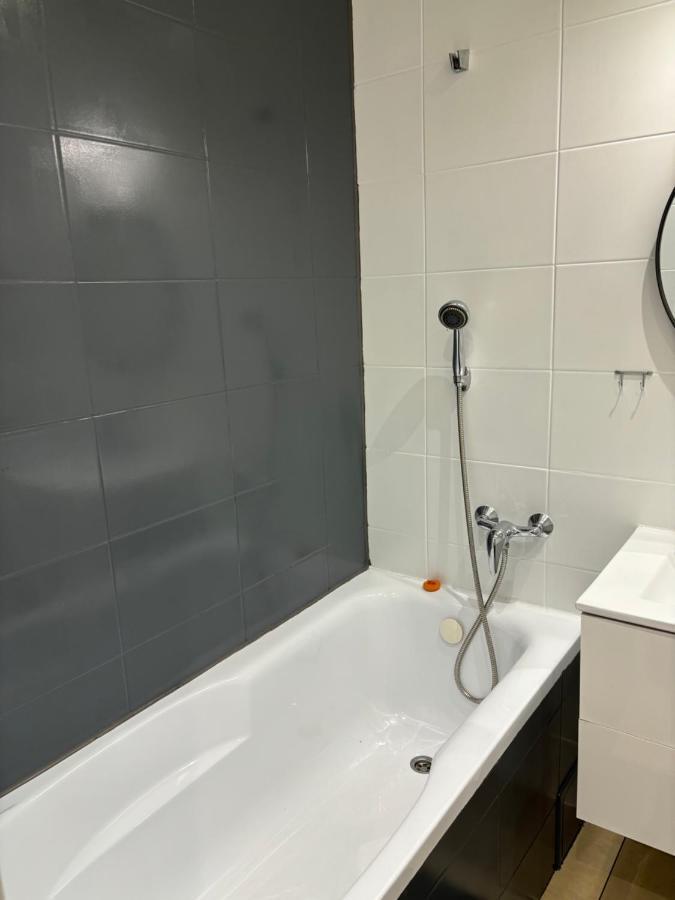 Centrum Blisko Pkp Wałbrzych Extérieur photo